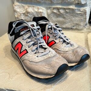 New Balance 270 Men's 9 shoes